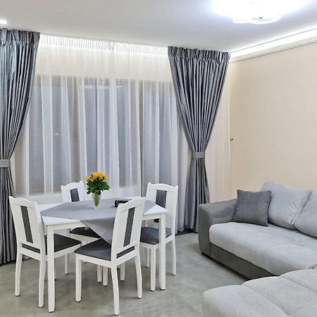 Apartament Lexannona Буштені Екстер'єр фото