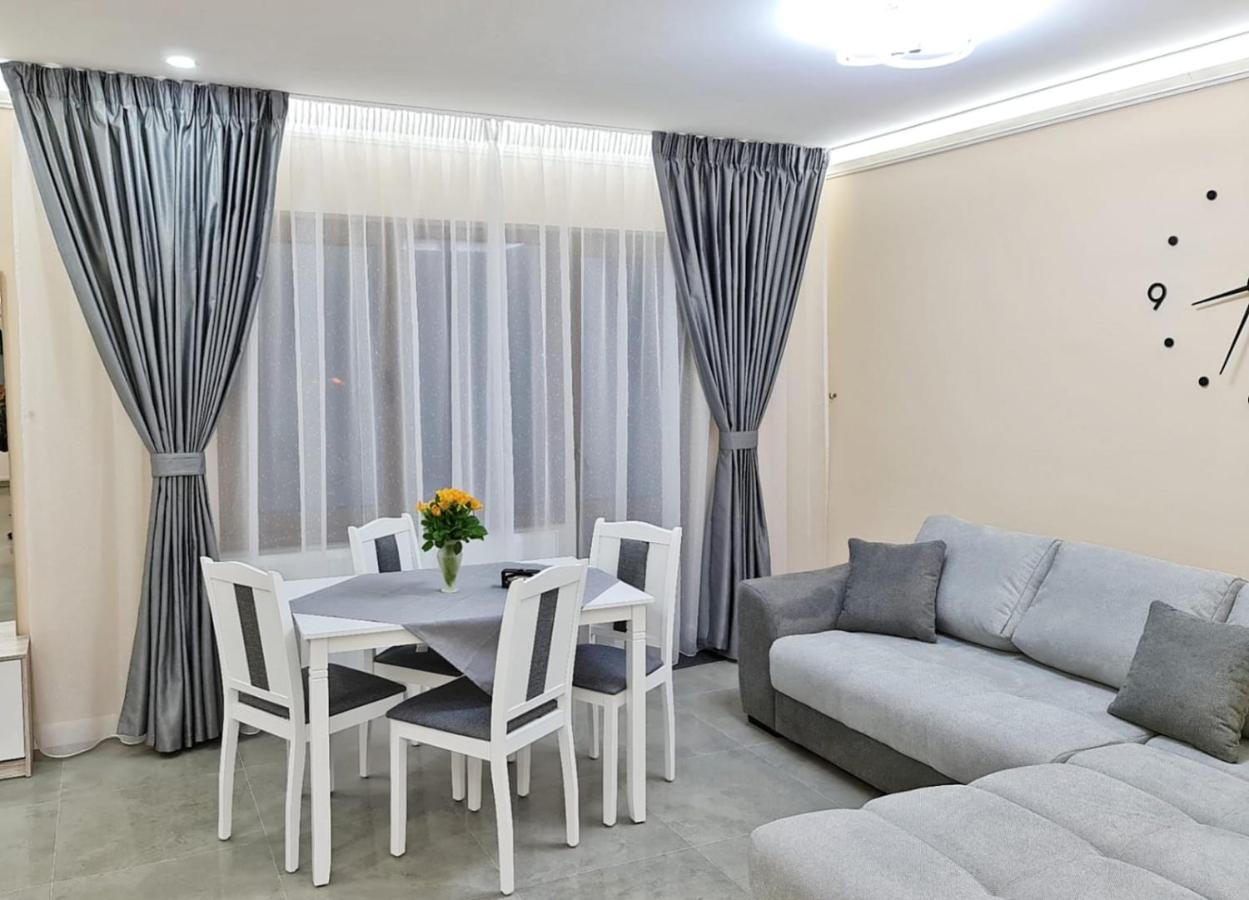 Apartament Lexannona Буштені Екстер'єр фото