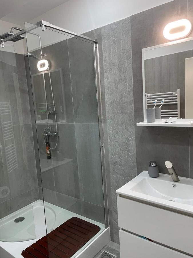 Apartament Lexannona Буштені Екстер'єр фото