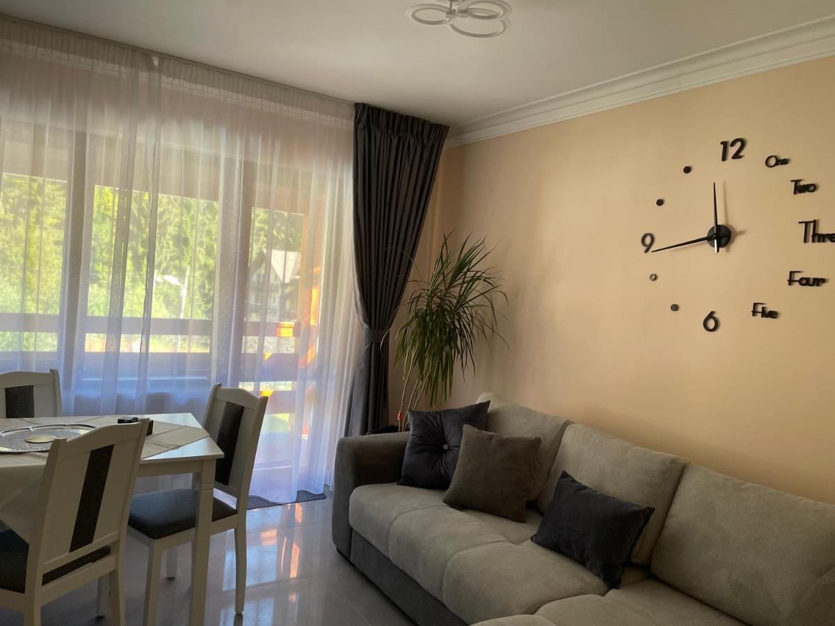 Apartament Lexannona Буштені Екстер'єр фото